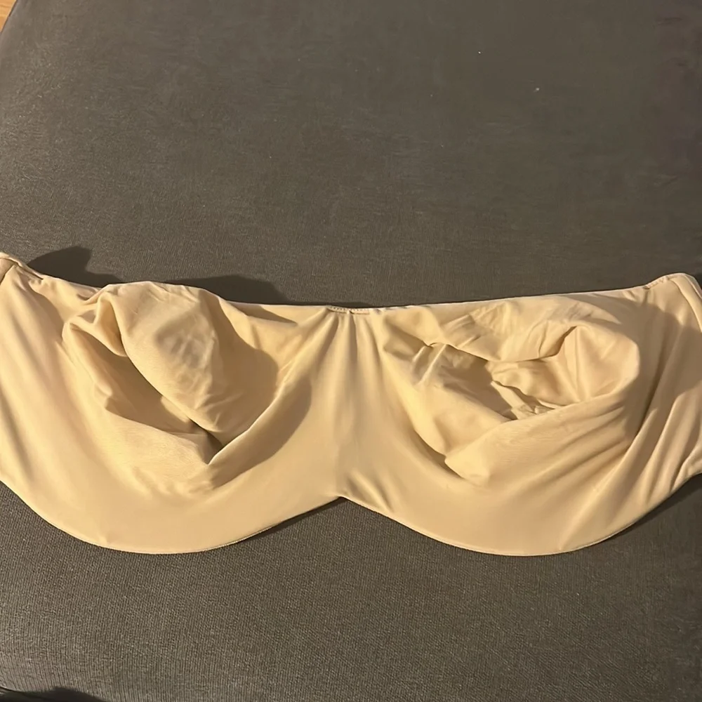 6 Bras Size 40DD - Picture 7 of 7